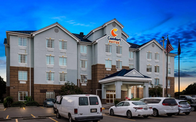 Comfort Suites New Orleans East