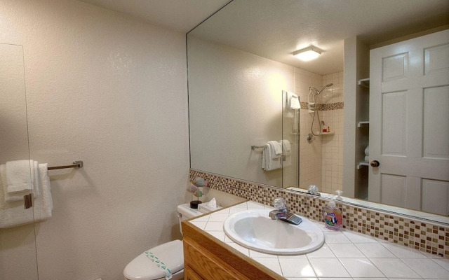 Delighful McCloud by Lake Tahoe Accommodations