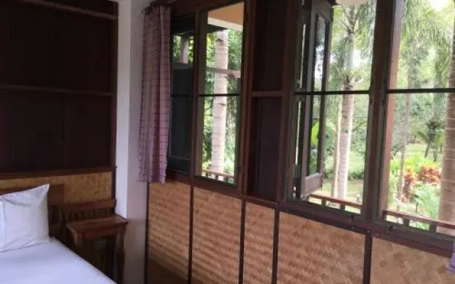Lake View Bungalows