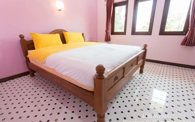 OYO 853 The Grand Koh Chang Hotel