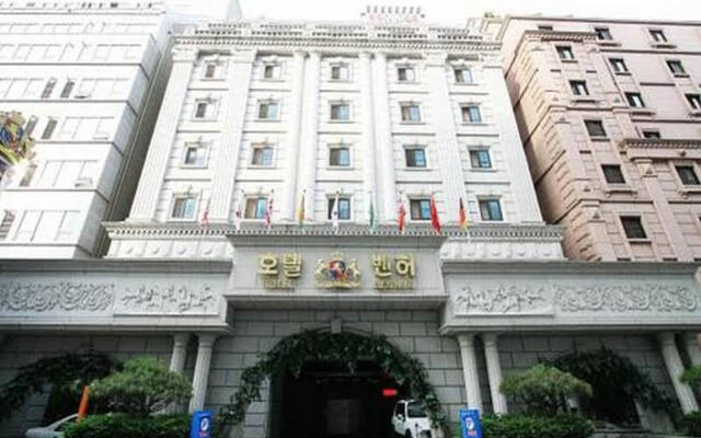 Benhur Hotel вид на фасад