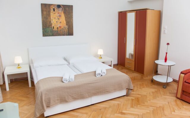 Апартаменты Welcome Apartment on Rybna вид на фасад