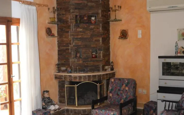Rose Garden Holiday Home