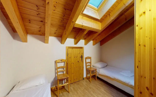 Spacious Apartment With Balcony