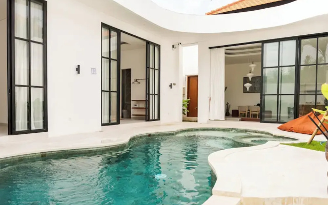 Tropical 2BR Private Villa, 6min Pererenan Beach