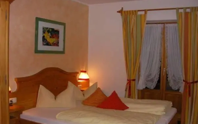 Gasthof Hotel WALTRAUD