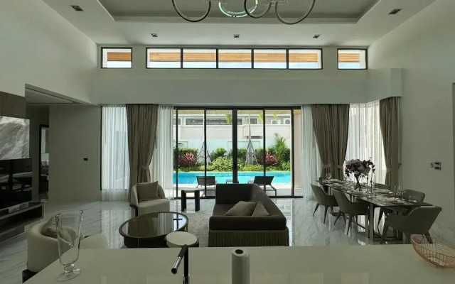 Breeze Villa with maid by Lofty