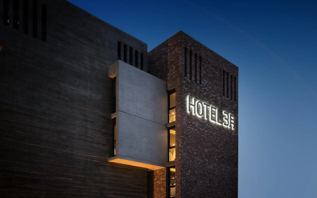 Hotel March