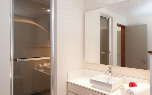 La Residence Luxury Beach Apartments by BARNES