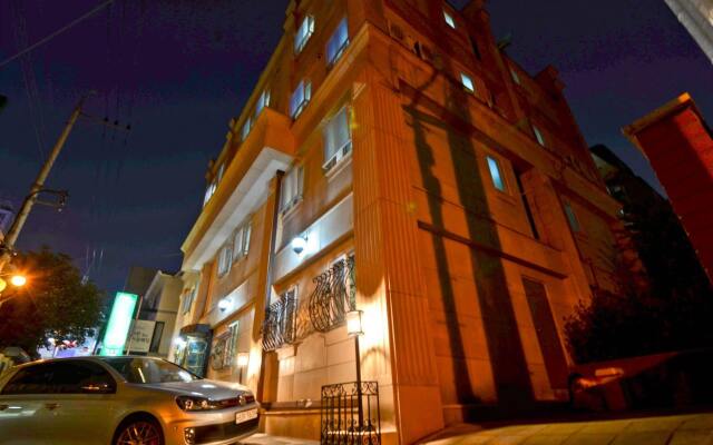 Отель Kimchee Gangnam Guesthouse вид на фасад