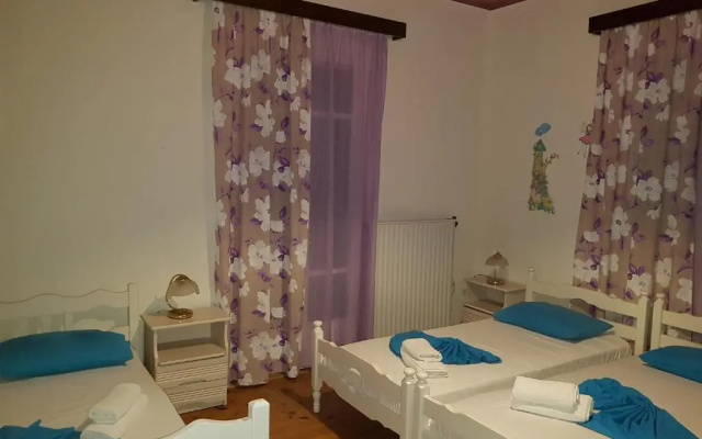 Giorgos House