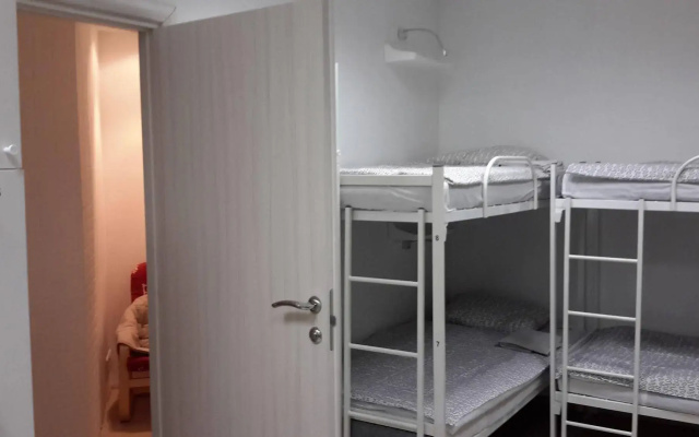 Etaji Hostel
