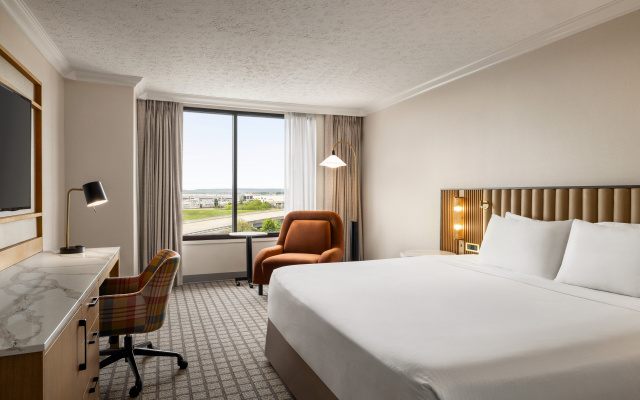 Crowne Plaza Louisville Airport Expo Ctr by IHG