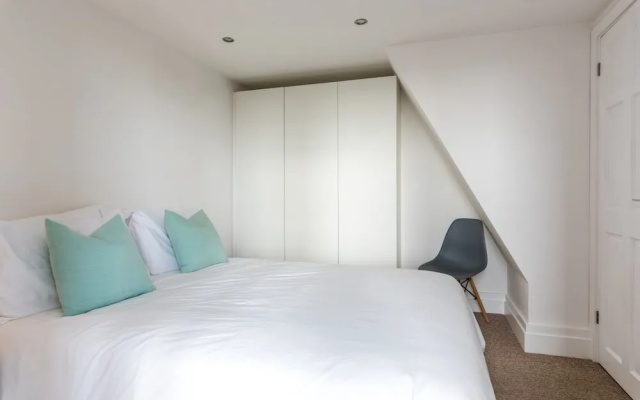 1 Bedroom Seafront Flat in Hove