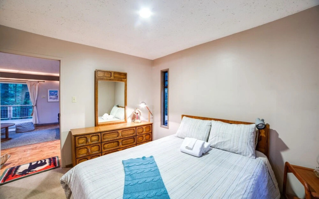 55sl - Hot Tub - Wood Stove - Sleeps 10 Home