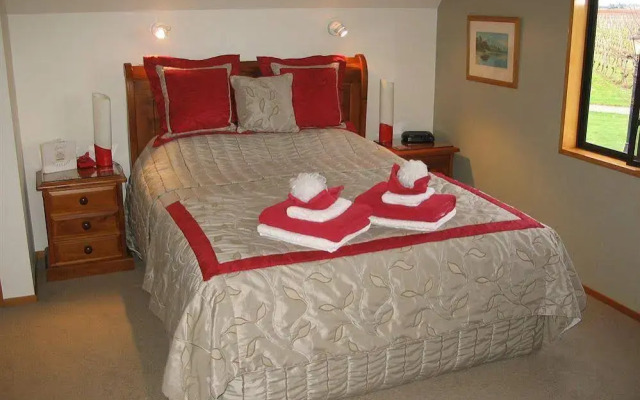 Stonehaven Vineyard Homestay