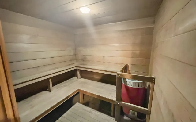 Cc20 Chateau Claire 2 Bedroom Condo by Redawning