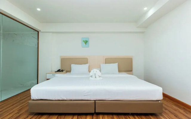 lucky Elephant Hotel