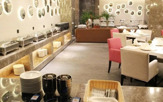 Maritime Hotel (Zhengzhou Century Amusement Park Zhongyuan Tower)