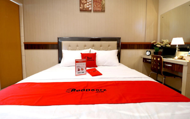 RedDoorz Plus near Universitas Sumatera Utara