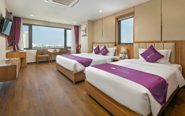 Lavender Riverside Hotel