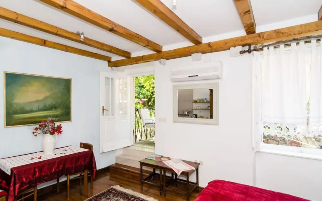 Apartment Taura - Studio Apartment With Balcony and Old City View