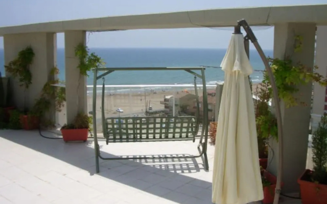 Modern Penthouse-duplex Facing The Sea