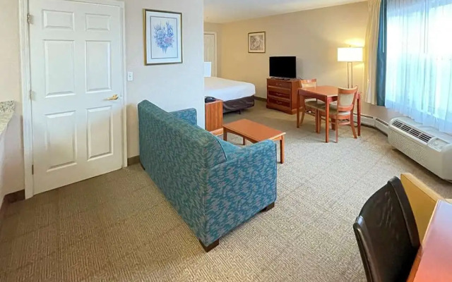 Smart Suites, an Ascend Collection Hotel