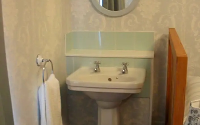 Brookshill House B & B