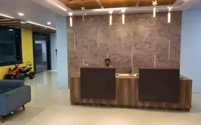 Hotel Crown Resort