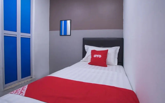 OYO 90281 Hotel Taj
