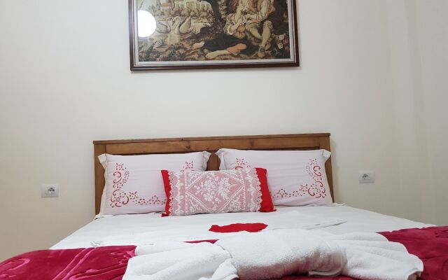 Отель Filipi Hostel Албания, Саранда - отзывы, цены и фото номеров - забронировать отель Filipi Hostel онлайн вид на фасад