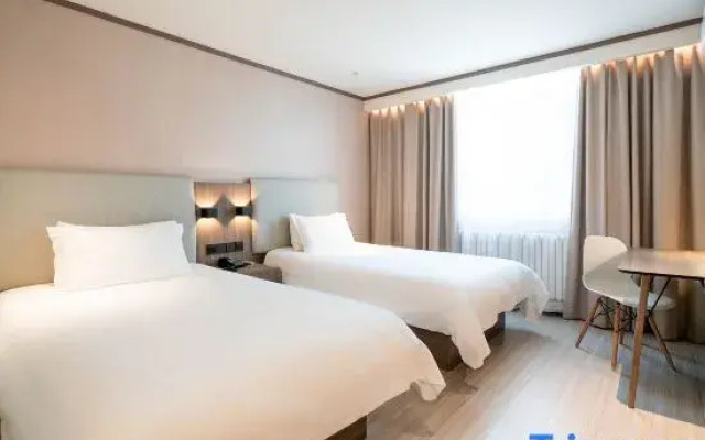 Boting Hotel (Baotou Baobai Commercial Pedestrian Street)