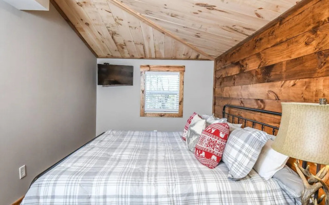 Kare Bear Cabin by Taylor Made Deep Creek
