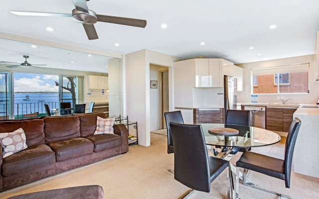Shoal Bay Road, Shoal Towers, Unit 03, 11