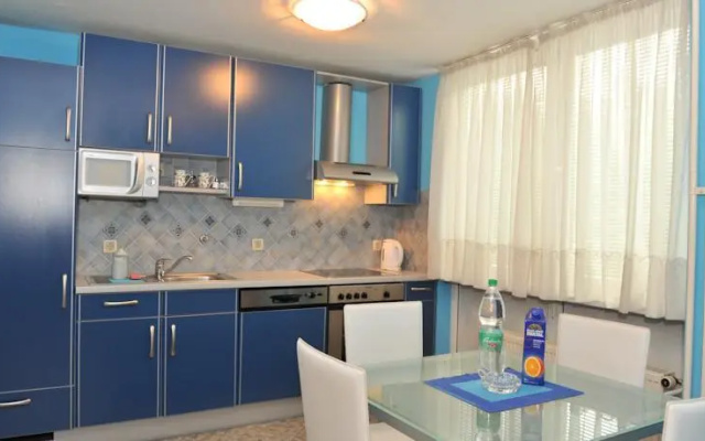 Apartment Lara Tour As