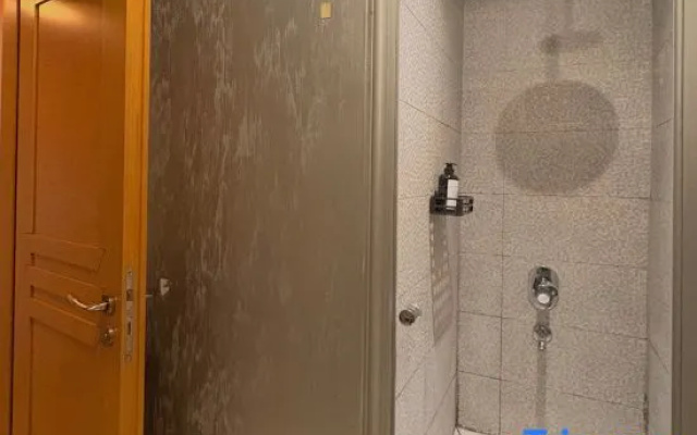 Taksim Square—1BR Deluxe Suite 02