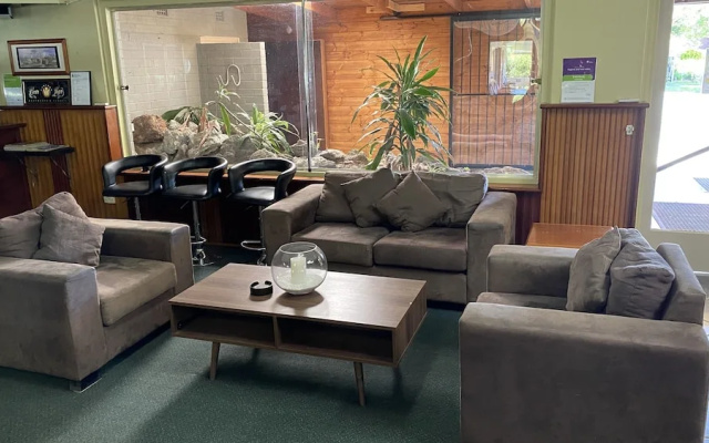 Bucketts Way Motel