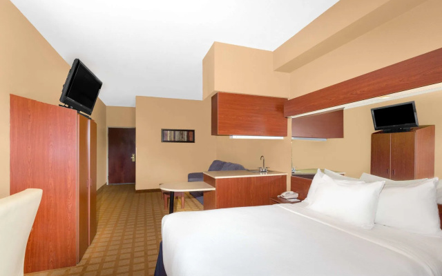 Microtel Inn & Suites by Wyndham Starkville