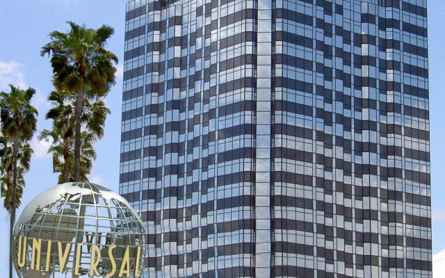 Отель Hilton Los Angeles/Universal City США, Лос-Анджелес - отзывы, цены и фото номеров - забронировать отель Hilton Los Angeles/Universal City онлайн вид на фасад