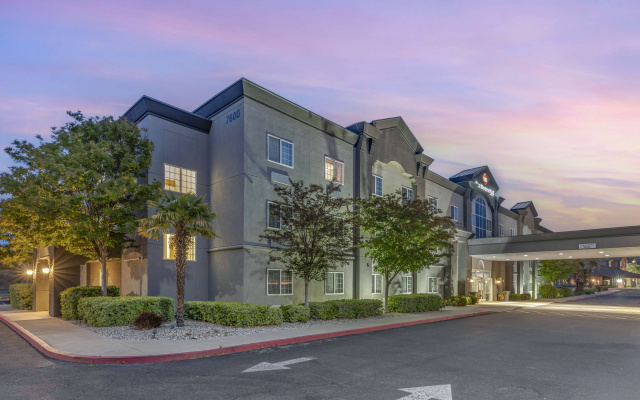 Best Western Plus Vineyard Inn