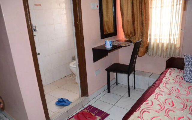 Chomba Hotel
