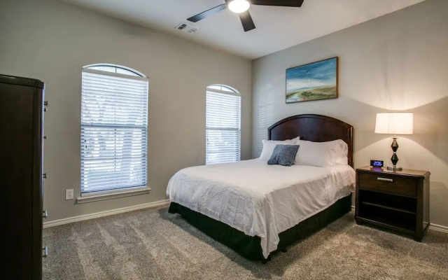 Beautifully furnished 3 bedroom Frisco