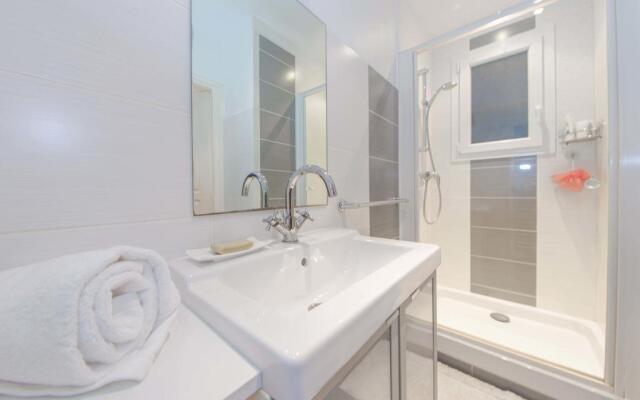 Апартаменты Studio Papillon - 5 Stars Holiday House