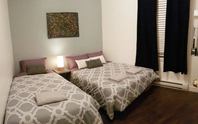 Stylish Apartment, One Bedroom, Parking, Near Everything