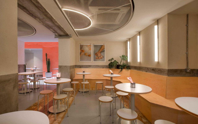 Grand Centrepoint Hotel