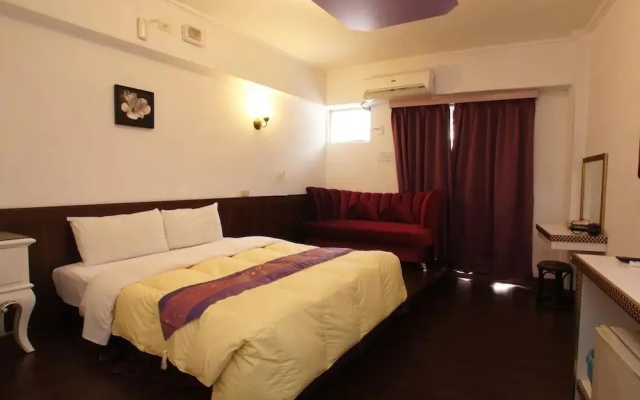 Rising Sun Hotel