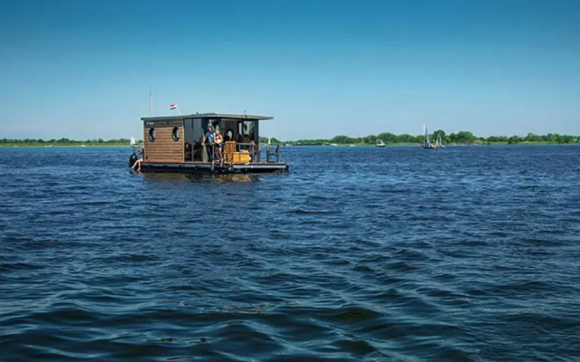 Nice Houseboat in Kinrooi for Rent