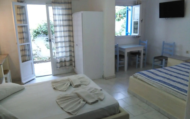Stratos Studios & Apartments