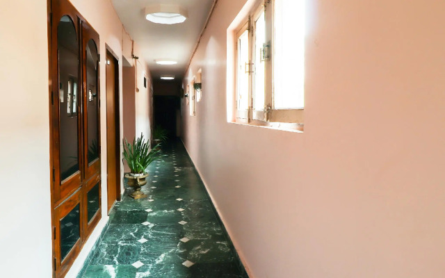 OYO 62282 Elora Guest House
